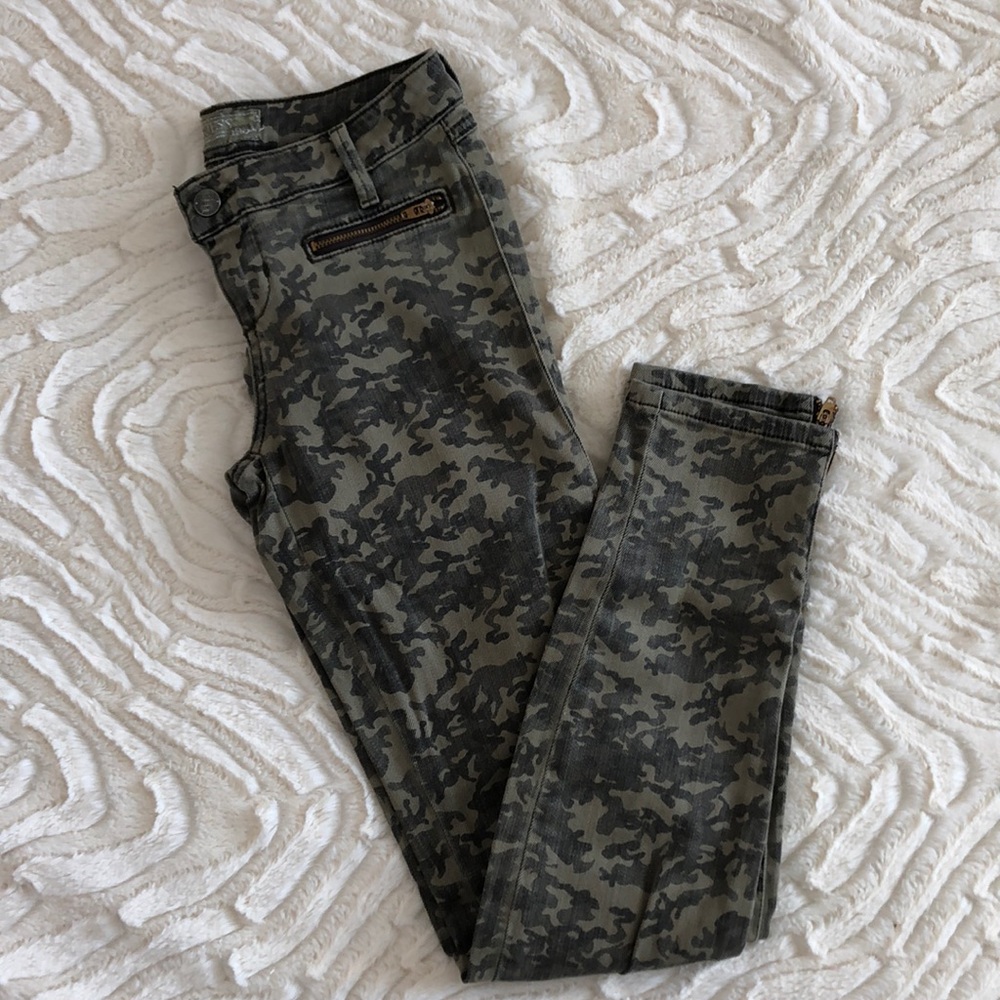 Guess Camo Stretch Pants